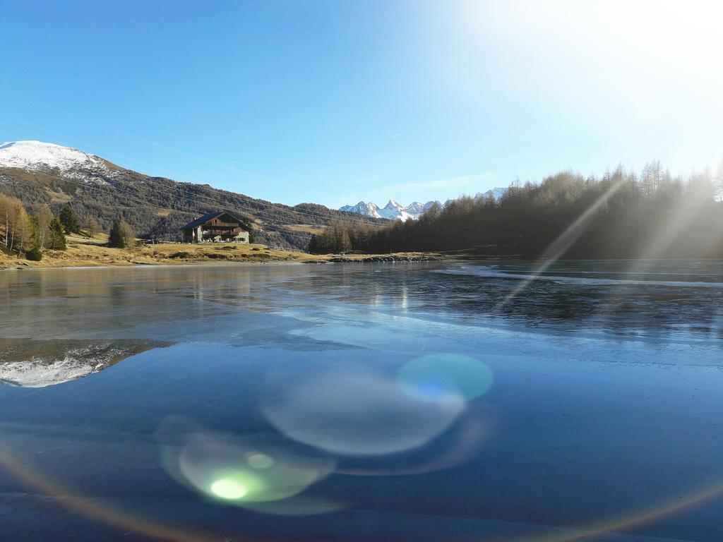 Rifugio Al Lago Del Mortirolo In Inverno Raggiungibile Solo A Piedi Monno ภายนอก รูปภาพ