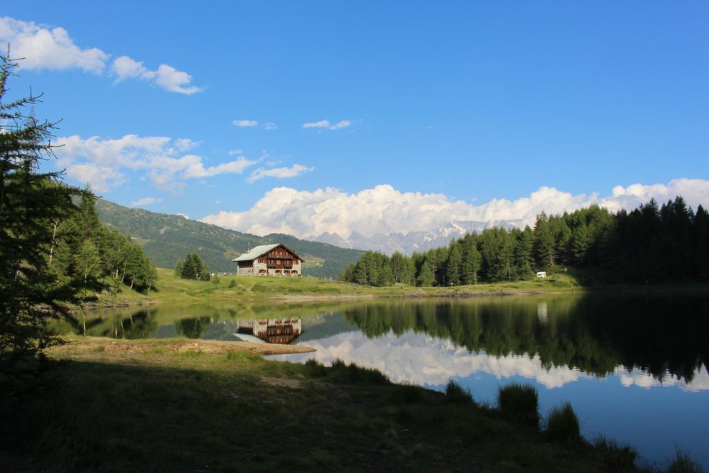 Rifugio Al Lago Del Mortirolo In Inverno Raggiungibile Solo A Piedi Monno ภายนอก รูปภาพ
