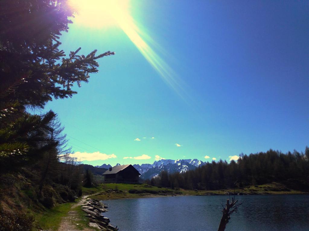 Rifugio Al Lago Del Mortirolo In Inverno Raggiungibile Solo A Piedi Monno ภายนอก รูปภาพ