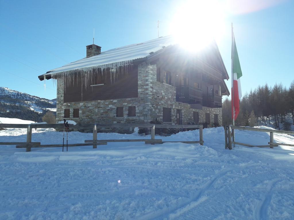 Rifugio Al Lago Del Mortirolo In Inverno Raggiungibile Solo A Piedi Monno ภายนอก รูปภาพ