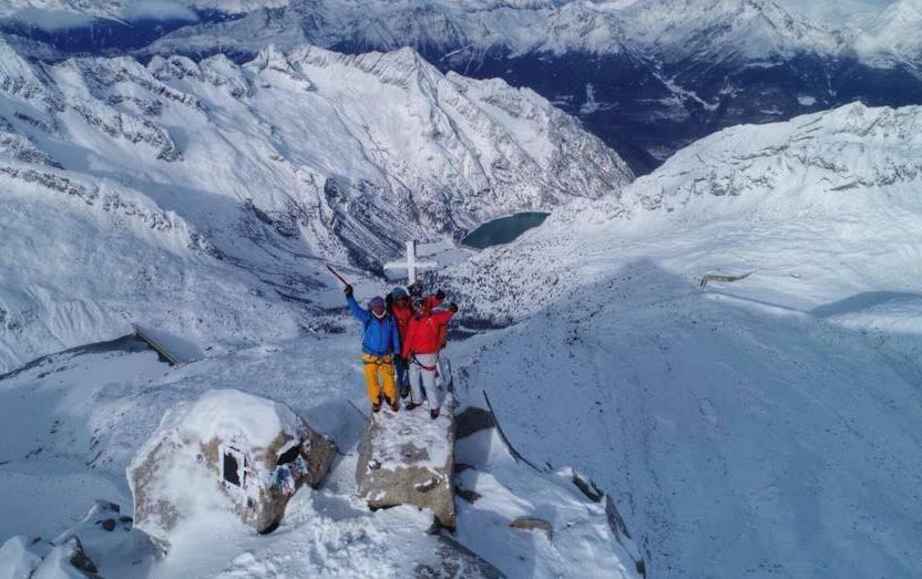 Rifugio Al Lago Del Mortirolo In Inverno Raggiungibile Solo A Piedi Monno ภายนอก รูปภาพ