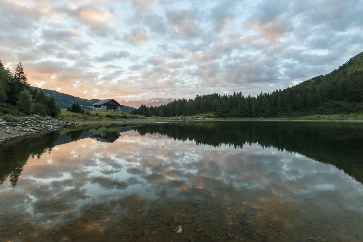 Rifugio Al Lago Del Mortirolo In Inverno Raggiungibile Solo A Piedi Monno ภายนอก รูปภาพ