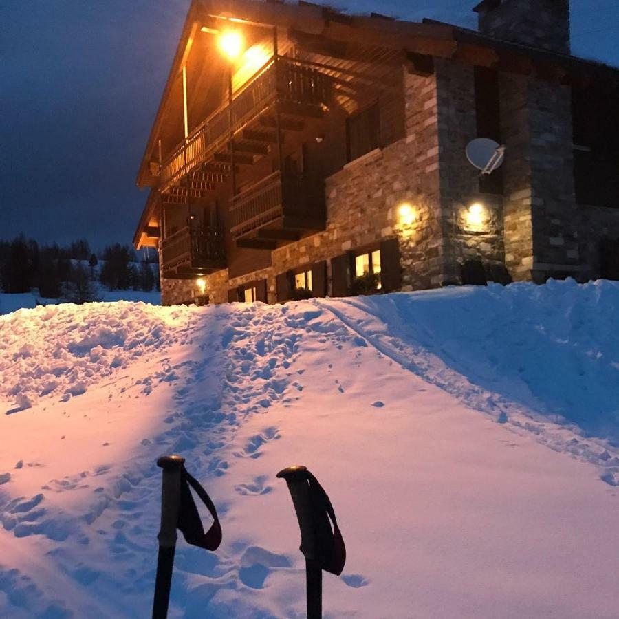 Rifugio Al Lago Del Mortirolo In Inverno Raggiungibile Solo A Piedi Monno ภายนอก รูปภาพ